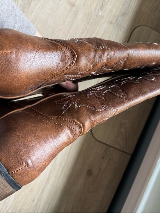 Classic Brown Cowboy Boots - Picture 4 of 7